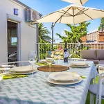 Cozy In The Heart Of - 45 M² With View דירה *
