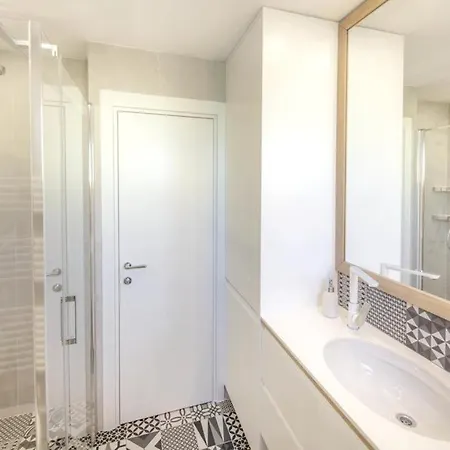 Modern With Sea View In 45 M² Terrace Mali Lošinj