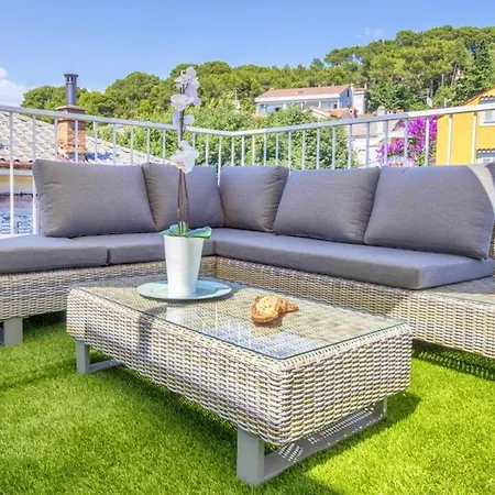 Modern With Sea View In 45 M² Terrace Lägenhet