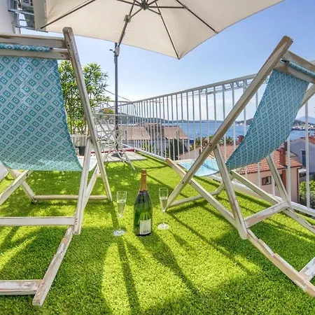 Modern With Sea View In 45 M² Terrace Mali Lošinj