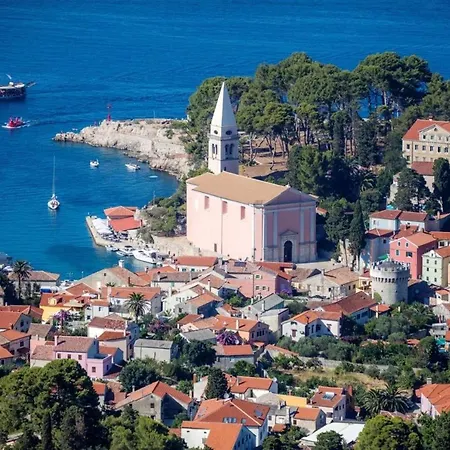 Cozy In The Heart Of - 45 M² With View Daire