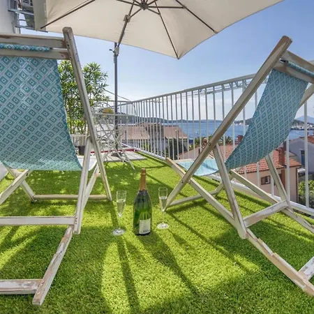 Cozy In The Heart Of - 45 M² With View Daire