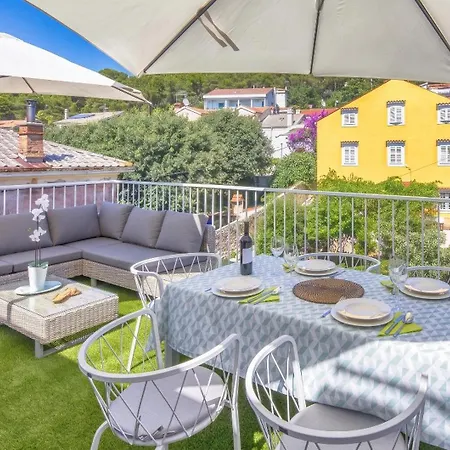 Cozy In The Heart Of - 45 M² With View Mali Lošinj