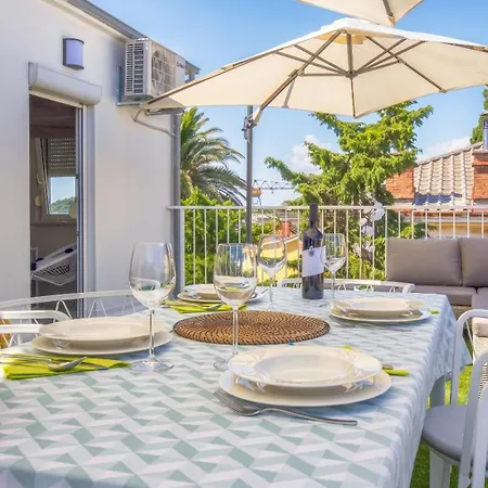 Cozy In The Heart Of - 45 M² With View * Mali Lošinj
