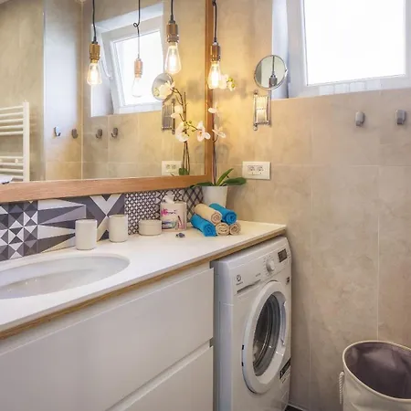 Daire Cozy In The Heart Of - 45 M² With View Mali Lošinj