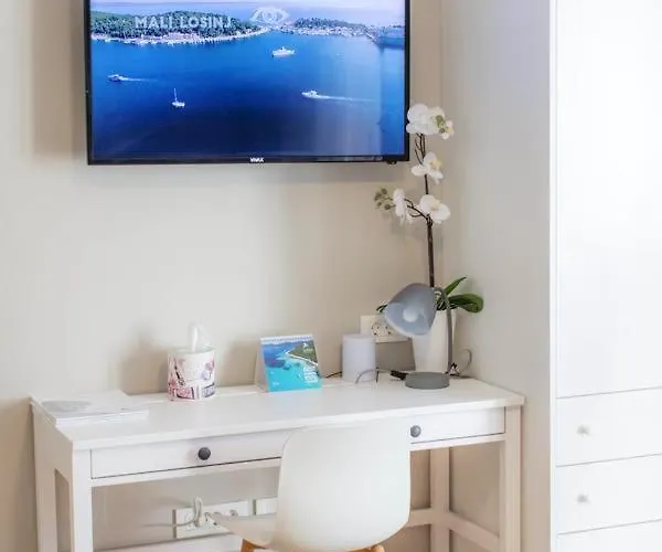 Cozy In The Heart Of - 45 M² With View * Mali Lošinj