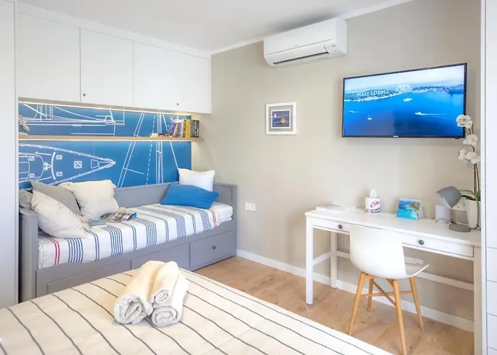 Cozy In The Heart Of - 45 M² With View * Mali Lošinj