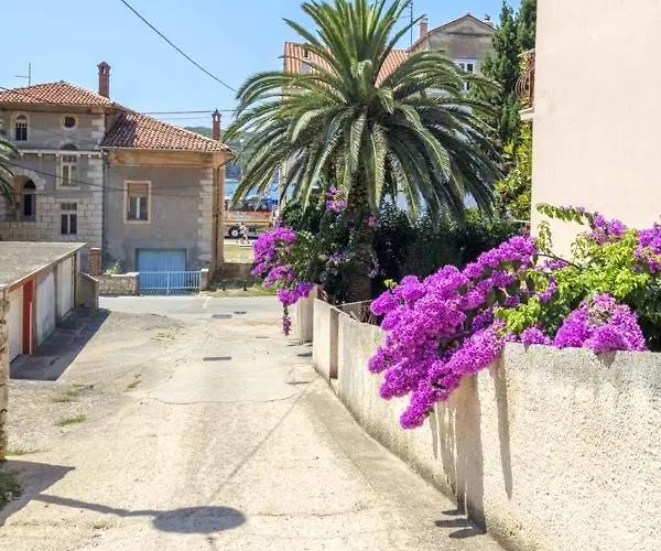 Cozy In The Heart Of - 45 M² With View